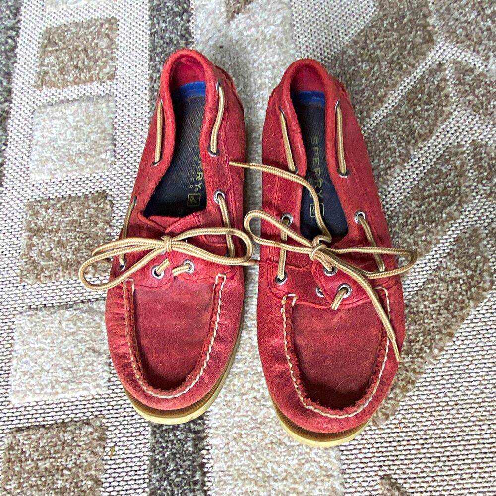 Sperry Men’s Size 8 Red Suede Lace-Up Boat Shoe Round Toe Rubber Outsole